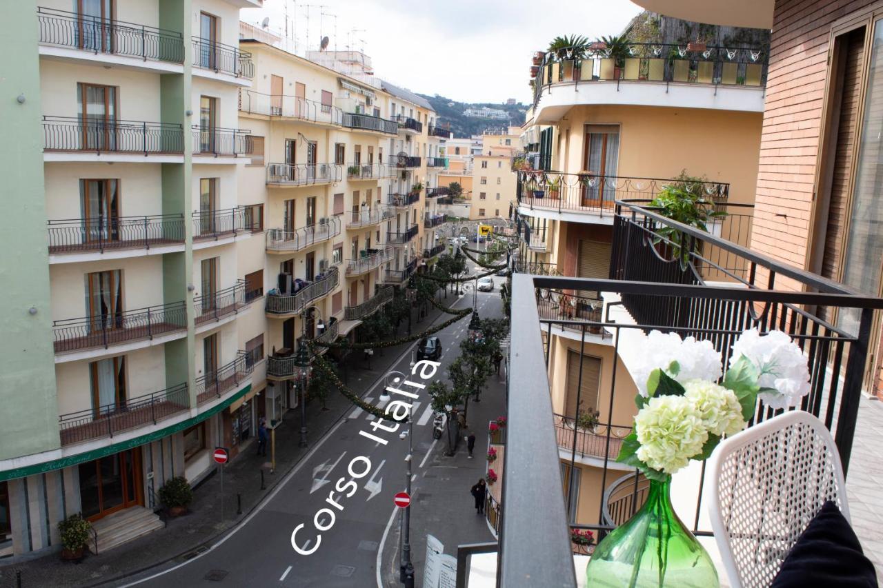 Casa Derosa In Sorrento Centro Apartment Exterior foto